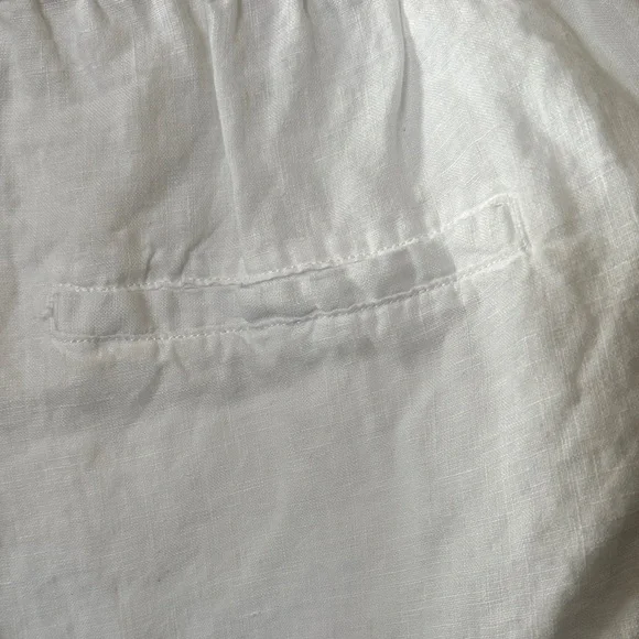 Tahari Women's Crisp White Athletic Shorts - Picture 6 of 6